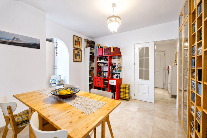 Image No.39-3 Bed Property for sale