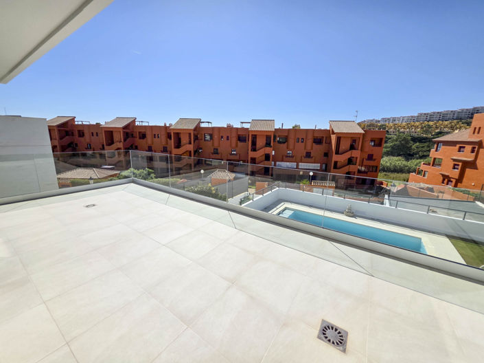 Image No.17-3 Bed House for sale