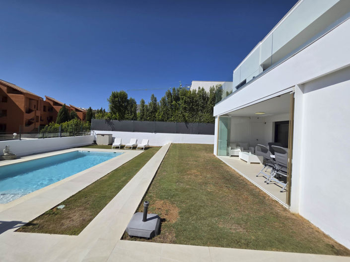 Image No.19-3 Bed House for sale