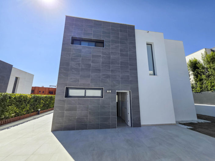 Image No.26-3 Bed House for sale