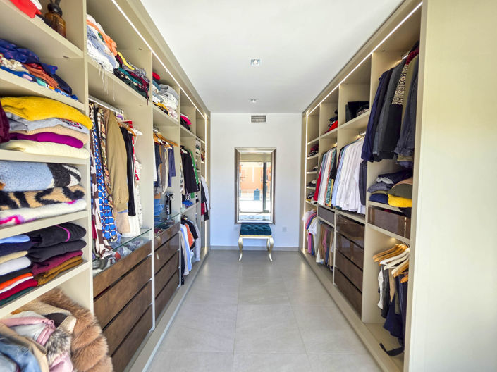 Image No.35-3 Bed House for sale