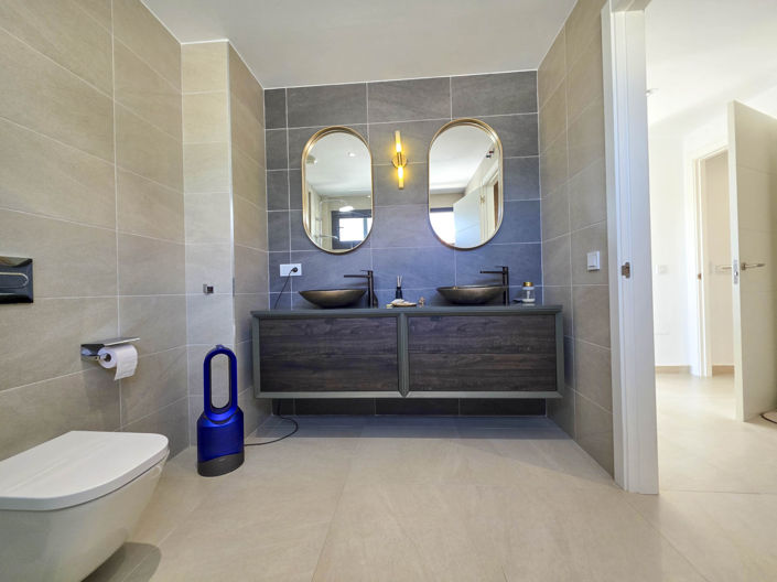 Image No.38-3 Bed House for sale