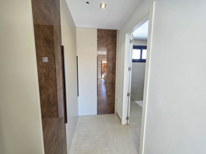 Image No.40-3 Bed House for sale