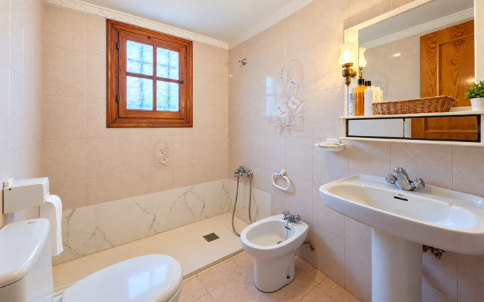 Image No.16-5 Bed House for sale
