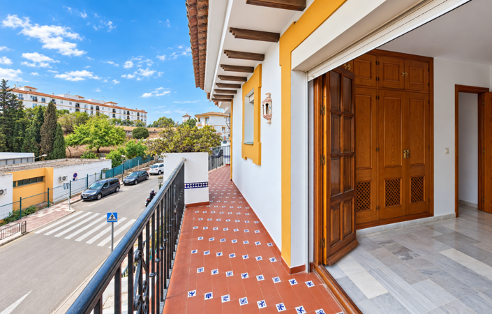 Image No.22-5 Bed House for sale