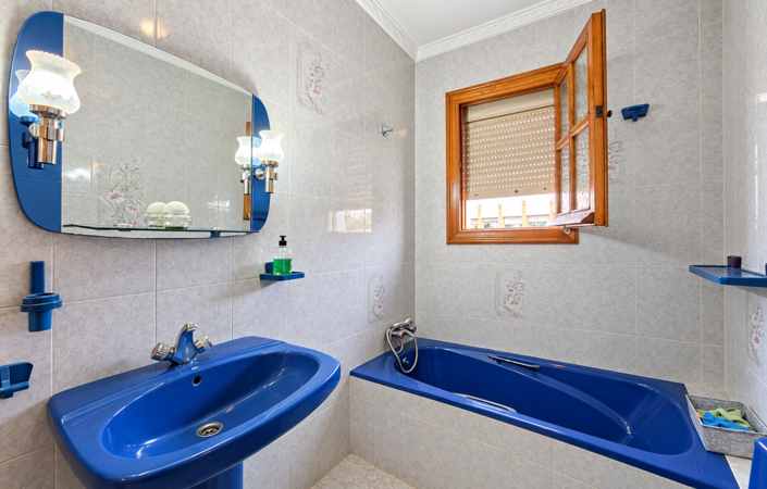 Image No.25-5 Bed House for sale
