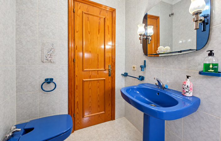 Image No.26-5 Bed House for sale