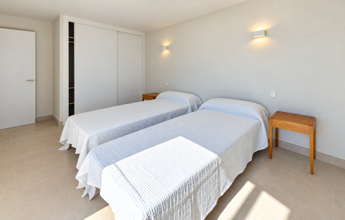 Image No.40-5 Bed House for sale