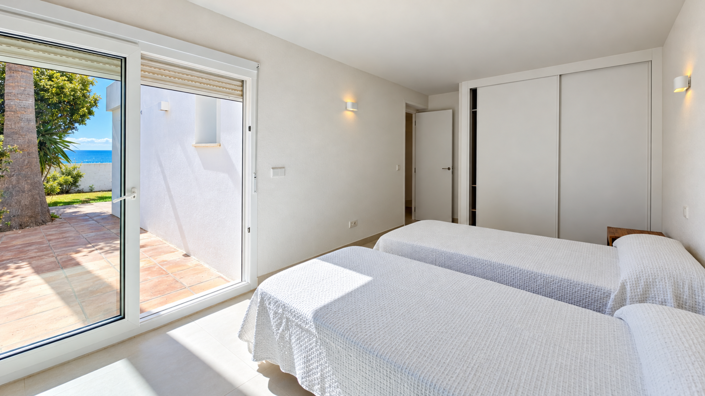 Image No.41-5 Bed House for sale
