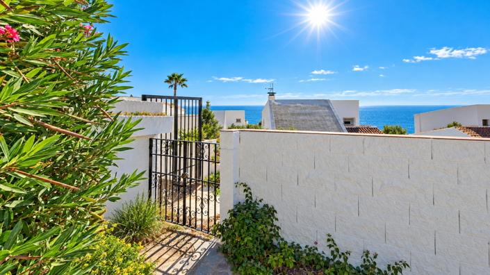 Image No.45-5 Bed House for sale