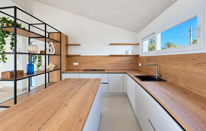 Image No.5-5 Bed House for sale