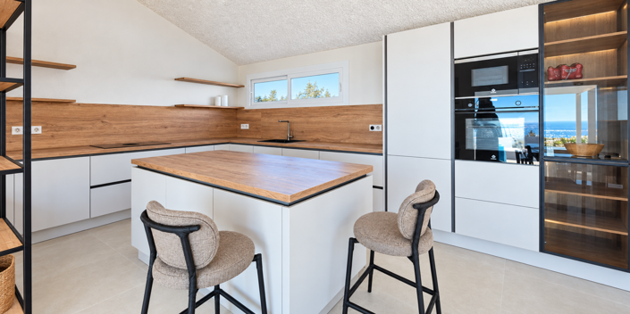 Image No.8-5 Bed House for sale
