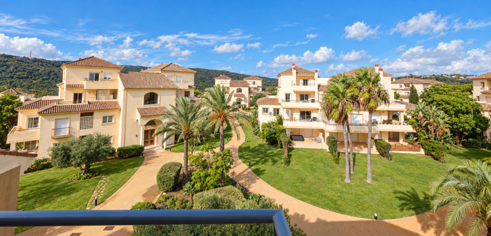 Image No.35-3 Bed Property for sale