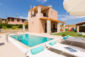 Image No.0-Villa de 3 chambres à vendre à Crète
