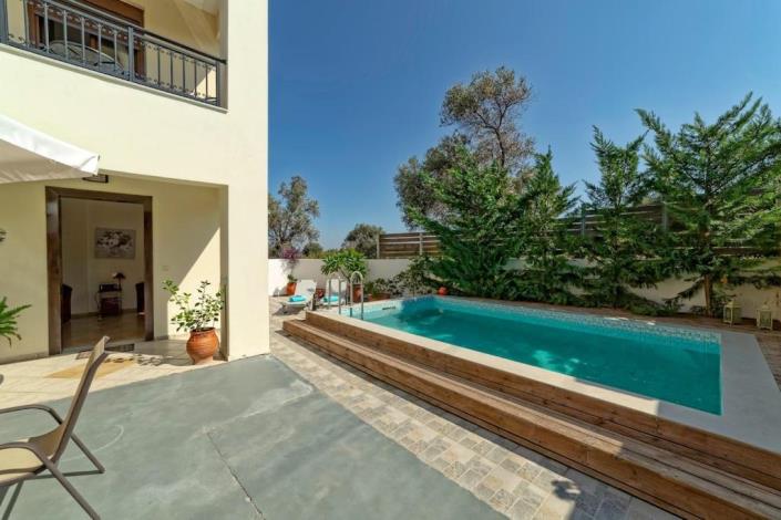 Image No.1-6 Bed Villa for sale