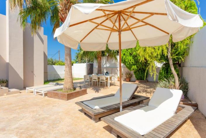 Image No.12-7 Bed Villa / Detached for sale