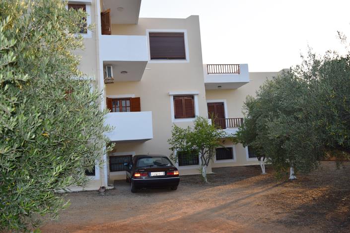 Image No.2-Propriété de 7 chambres à vendre à Milatos