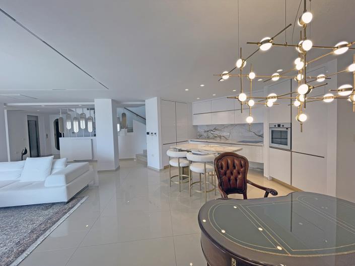 Image No.15-5 Bed Villa for sale