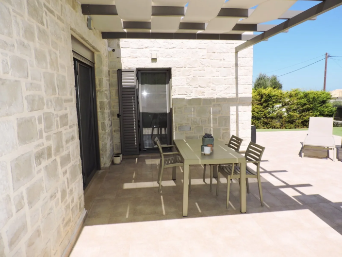 Image No.18-2 Bed Villa for sale