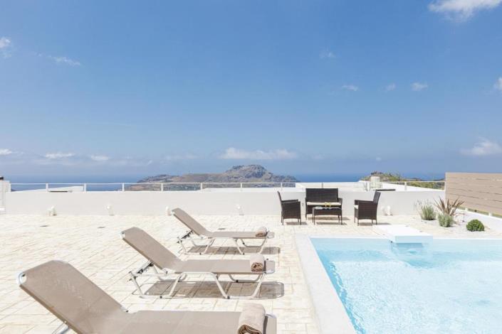 Image No.1-2 Bed Villa for sale