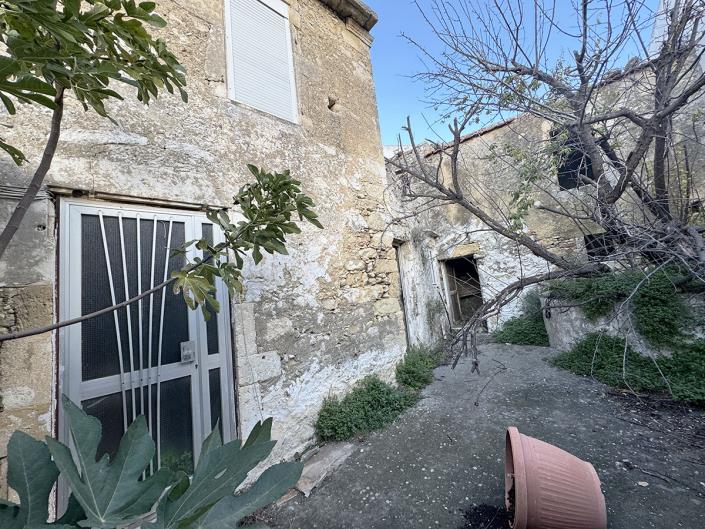 Image No.3-4 Bed Country House for sale