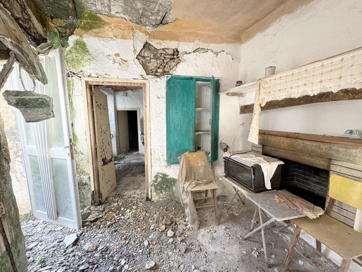 Image No.7-4 Bed Country House for sale