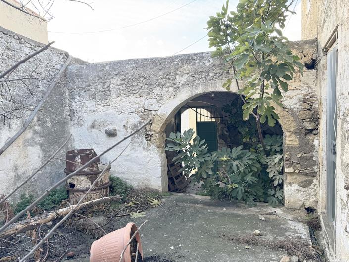 Image No.17-4 Bed Country House for sale