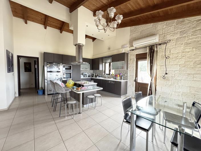 Image No.6-3 Bed Country House for sale