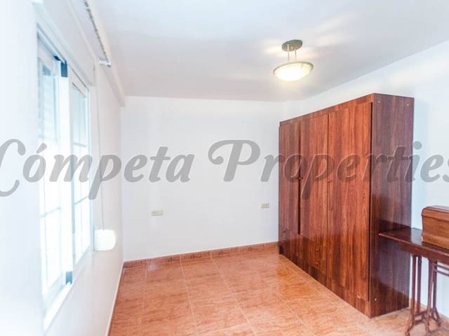 Image No.8-3 Bed Townhouse for sale