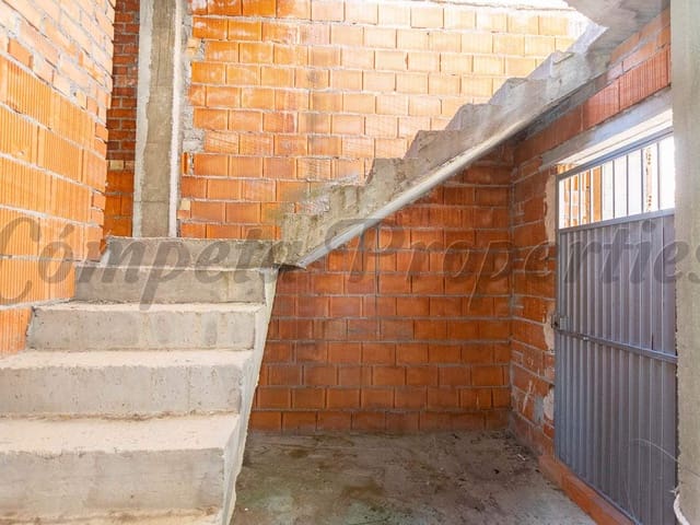 Image No.7-3 Bed Townhouse for sale