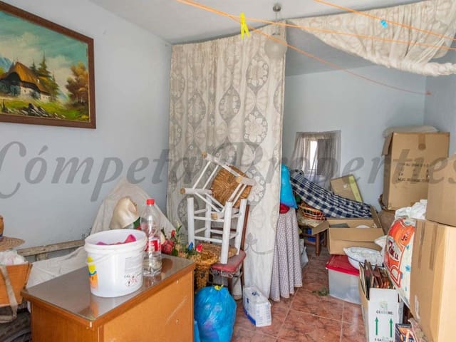 Image No.14-3 Bed Townhouse for sale