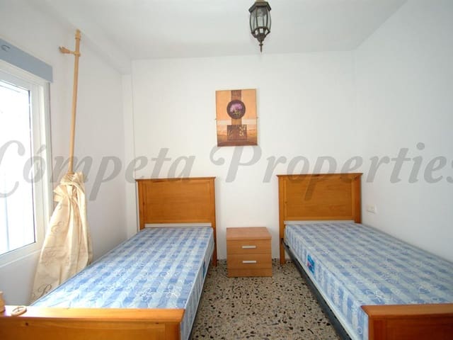 Image No.7-6 Bed Townhouse for sale