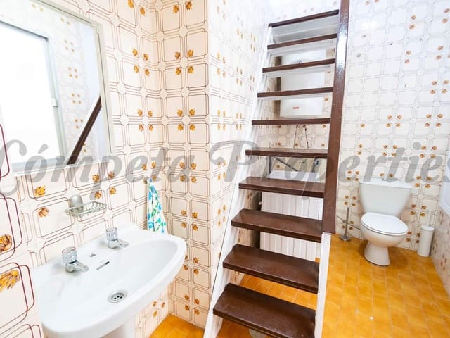 Image No.10-4 Bed Townhouse for sale