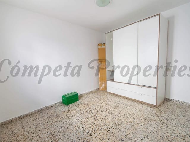 Image No.12-4 Bed Townhouse for sale