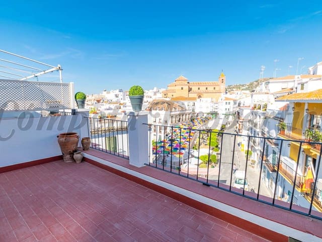 Image No.2-4 Bed Townhouse for sale