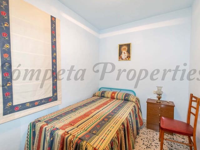 Image No.14-3 Bed Townhouse for sale