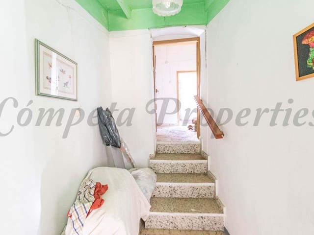 Image No.26-3 Bed Townhouse for sale