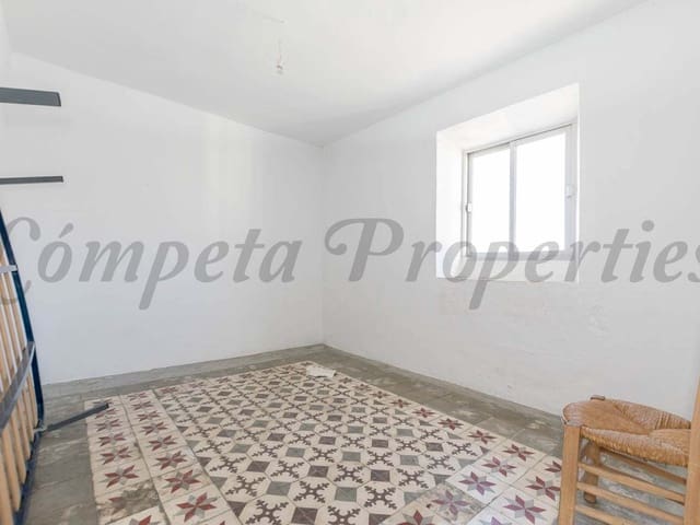 Image No.13-5 Bed Townhouse for sale