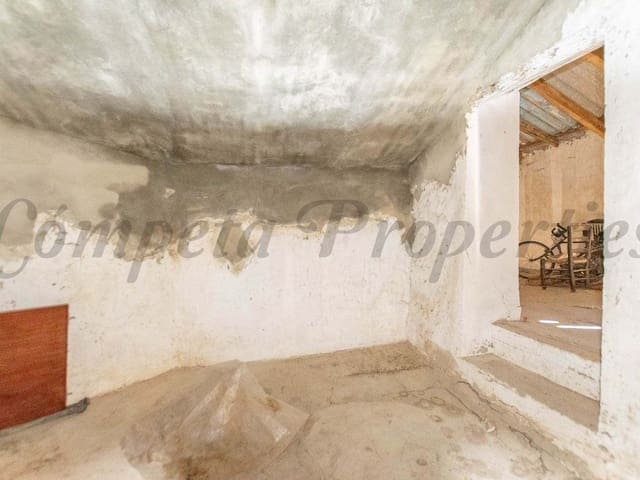 Image No.15-5 Bed Townhouse for sale