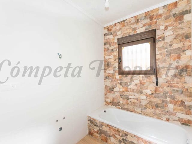 Image No.10-3 Bed Villa for sale