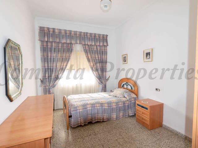 Image No.6-5 Bed Townhouse for sale