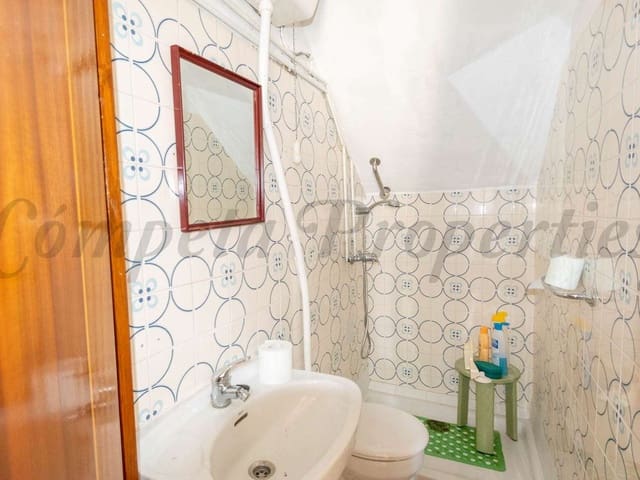 Image No.9-5 Bed Townhouse for sale