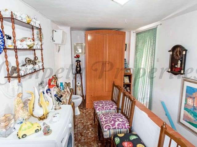 Image No.16-3 Bed Townhouse for sale