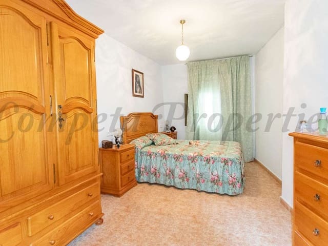 Image No.6-3 Bed Townhouse for sale