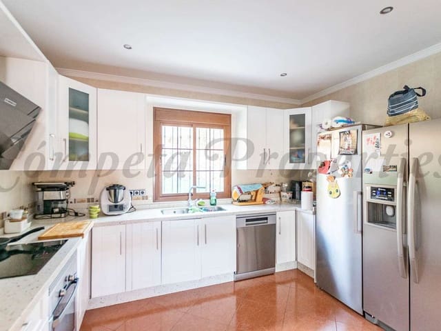 Image No.4-Maison de ville de 3 chambres à vendre à Sayalonga