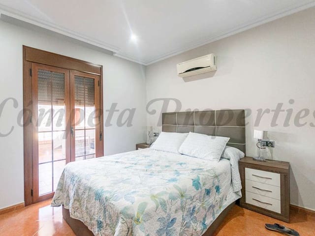 Image No.5-Maison de ville de 3 chambres à vendre à Sayalonga