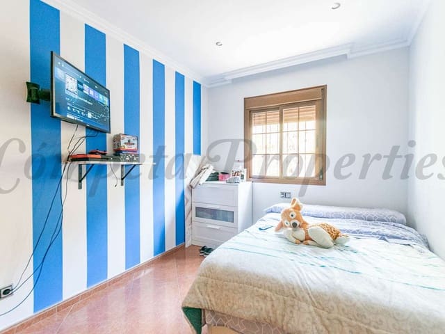 Image No.7-Maison de ville de 3 chambres à vendre à Sayalonga