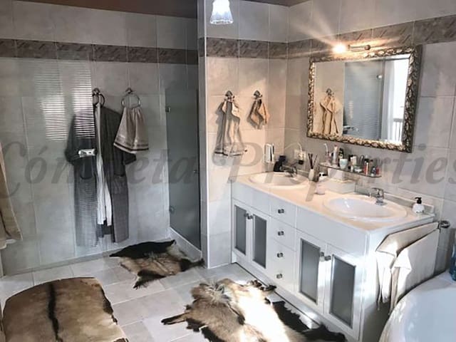 Image No.17-4 Bed Finca for sale