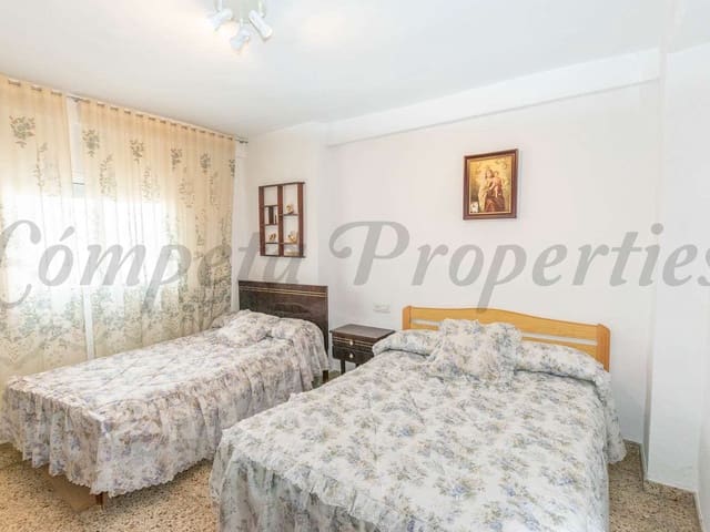 Image No.7-4 Bed Townhouse for sale