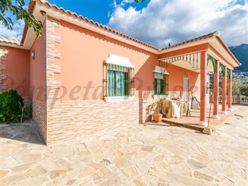 CÓMPETA PROPERTIES S.L most sold property